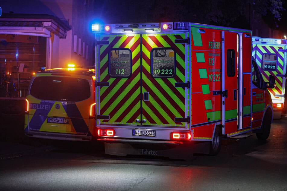 Die Elf Bewohner des Hauses kamen mit einem Schrecken davon, nur die 48-jährige wurde vorsorglich in ein Krankenhaus gebracht.