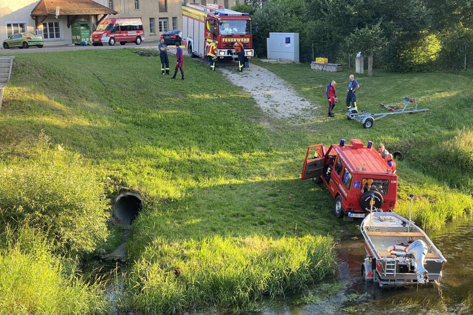 Einsatzkräfte am Samstagabend.