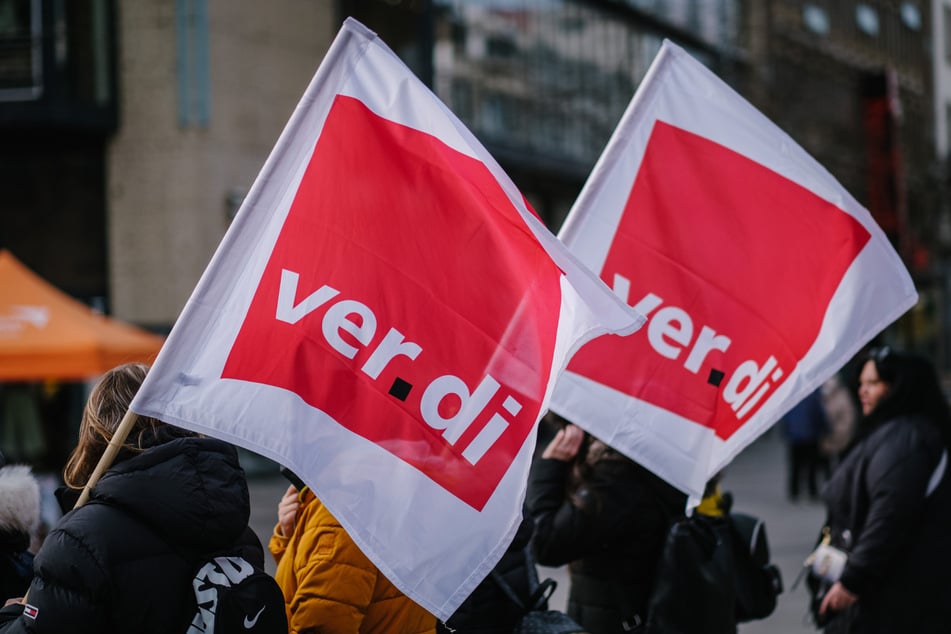 Seit Langem ringt die Verdi mit Bund und Kommunen um mehr Geld. Bundesweit kommt es deshalb zu Warnstreiks in Teilen des öffentlichen Diensts. (Archivbild)