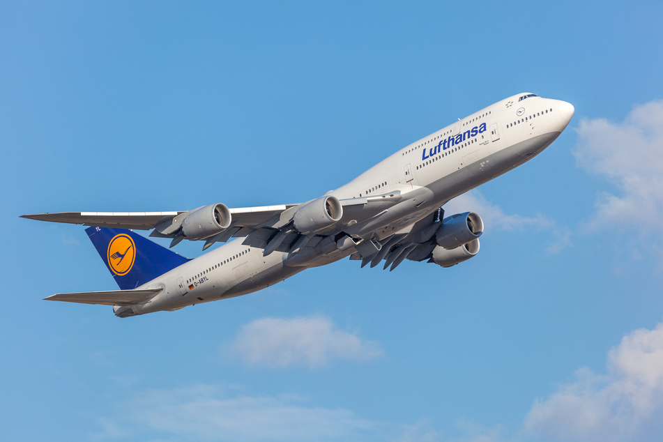 Notfall über dem Atlantik: Technisches Problem zwingt Lufthansa-Flieger sofort zur Umkehr