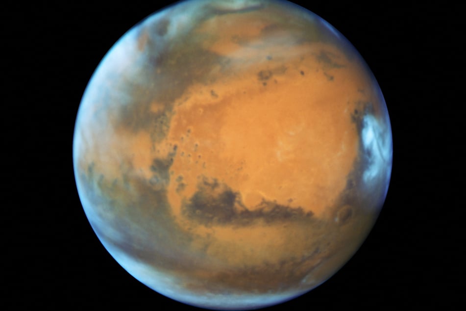 Researchers have long been trying to find out what happened to the water that existed on Mars some three billion years ago.