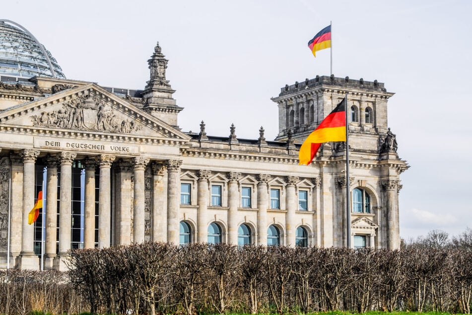 Vertrauenskrise! 84% sind unzufrieden mit Bundesregierung