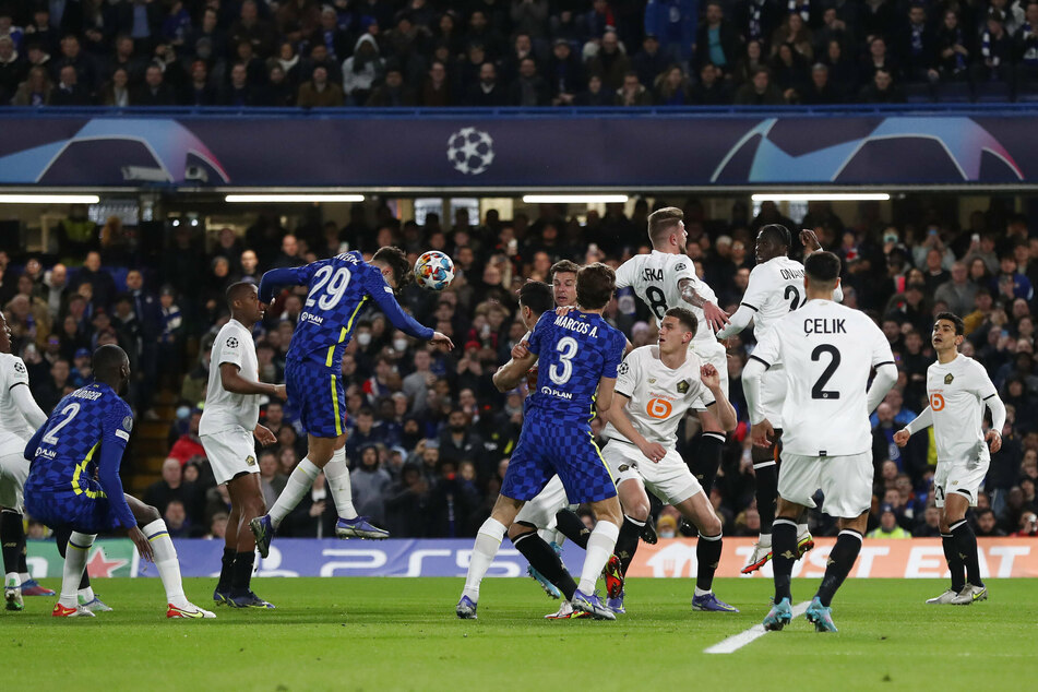 Kai Havertz scoring the opening goal for Chelsea from a corner kick.