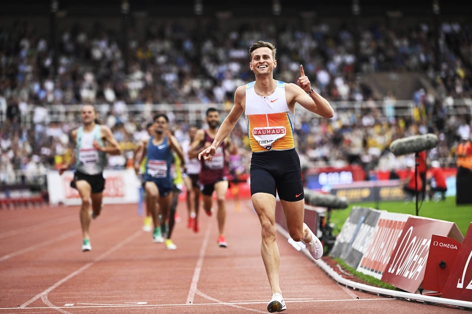 Während sich die Konkurrenz deutlich hinter Karl Bebendorf (29) um die Plätze stritt, feierte der Dresdner seinen Sieg im Rahmen des Diamond-League-Meetings.