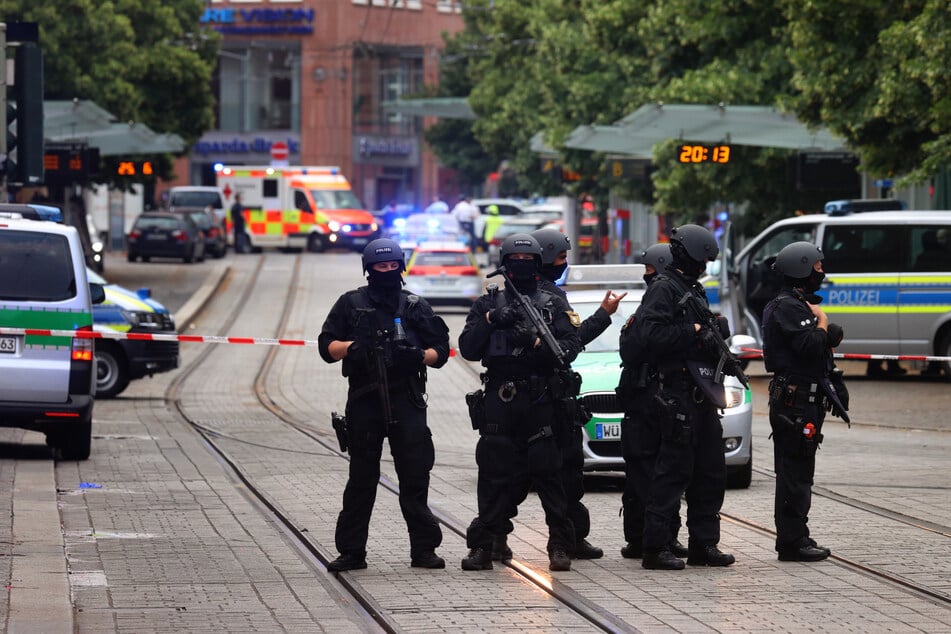 Die Tat hatte ganz Deutschland schockiert. Nach wie vor gilt der Täter als gefährlich.