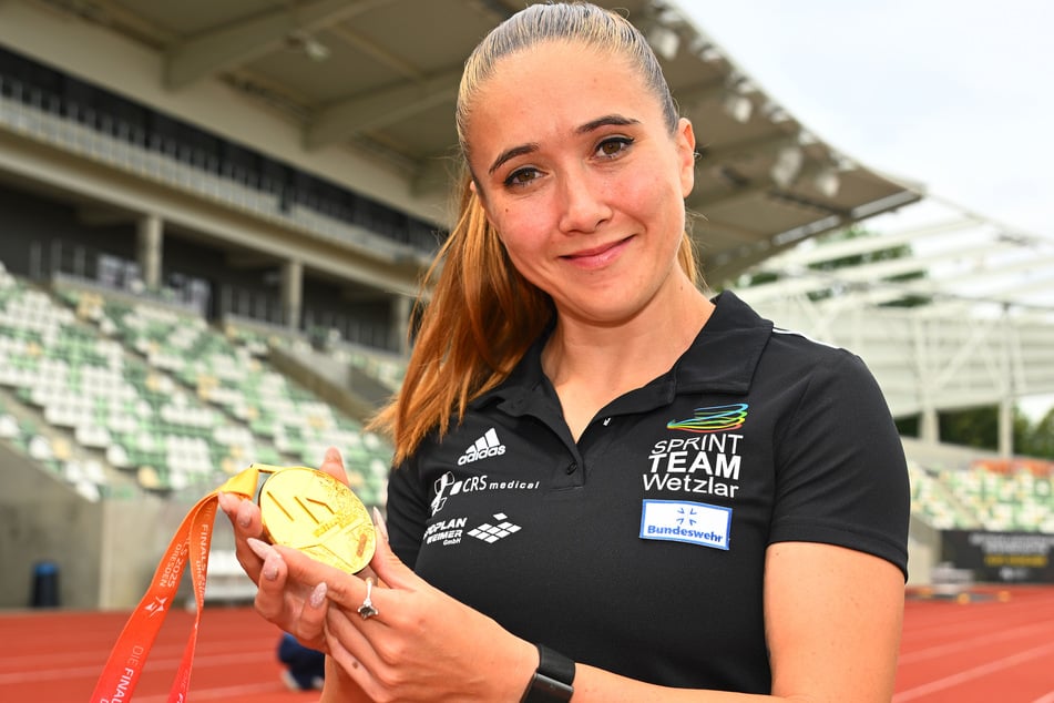 Rebekka Haase (32) gefällt die Medaille für die Finals sichtlich. Ob's über 100 Meter auch Gold wird?