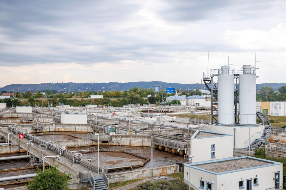 Die Stadtentwässerung in Kaditz kontrolliert auch Pumpen und das Kanalsystem, über das etwa die Wassermassen bei Starkregen oder Flut gesteuert werden.