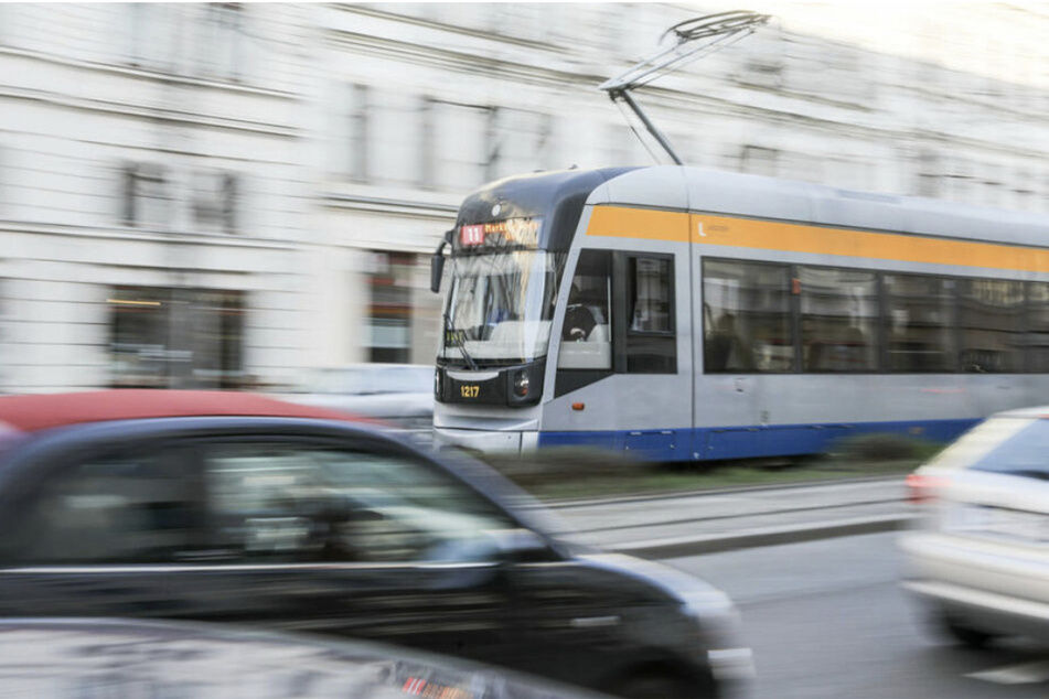 Vier Verletzte nach Gefahrenbremsung einer Tram in Leipzig-Ost