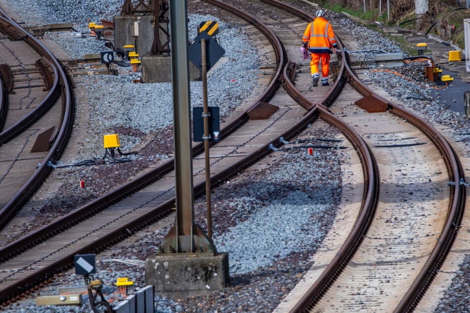 Unter anderem Straßen und Schienen sollten mit den zusätzlichen Mitteln saniert werden, doch ein Großteil wurde für andere Zwecke ausgegeben.