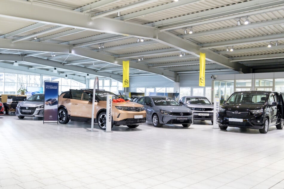 Wer einen Opel günstig kaufen oder leasen möchte, sollte beim Auto Center Chemnitz vorbeischauen.