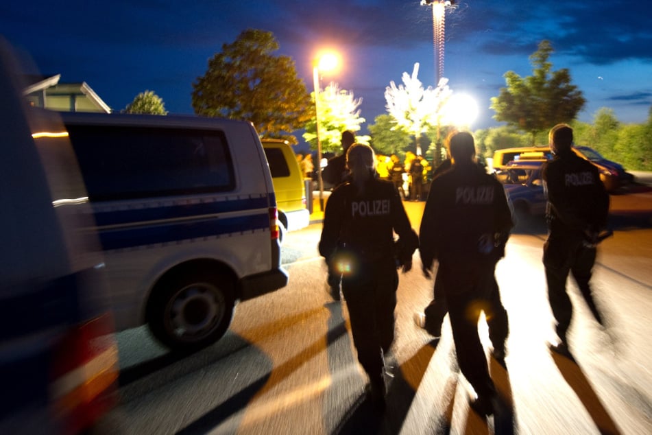 Berlin: Großrazzia bei kriminellen Autoschiebern: Luxusarossen, Drogen, Haufen Bargeld