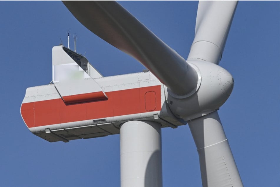 Rund 100 Millionen Euro fließen in den Windpark , der auch schon ab 2024 Strom liefern soll.