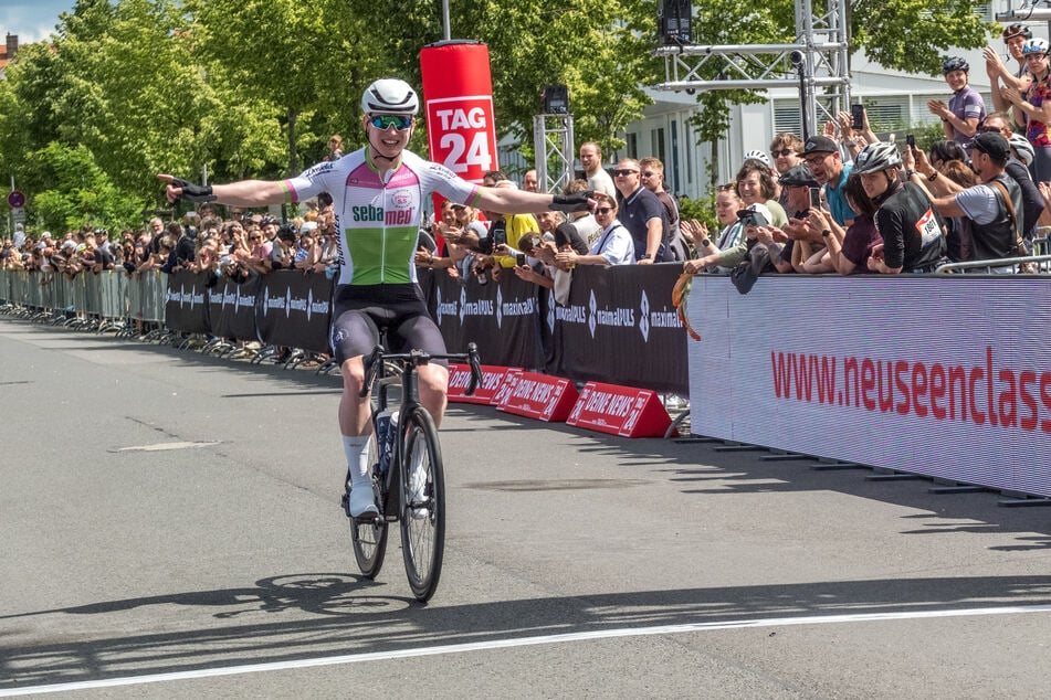 Florian Heidenwag vom Sebamed Racing Team holte sich den Sieg über 100 Kilometer.