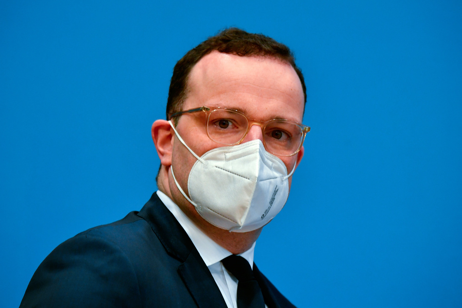 Bundesgesundheitsminister Jens Spahn (CDU) mahnt, dass sich Deutschland weiterhin an die Corona-Regeln halten muss.