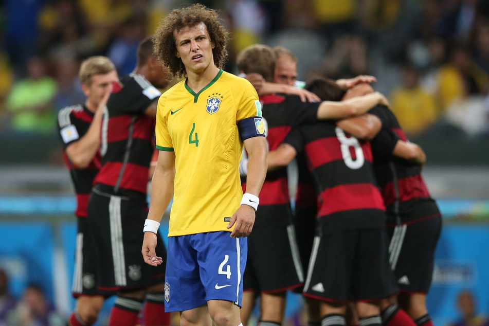 Deutschland überrollte Brasilien in der ersten Halbzeit regelrecht - vier Tore in sechs Minuten sprechen Bände über die Defensive der Seleção.