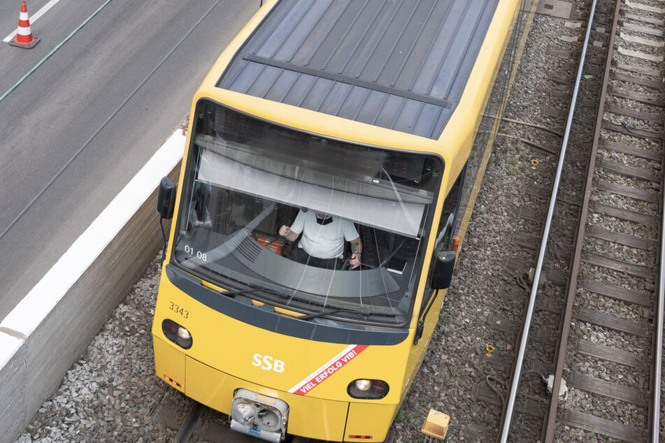 Schlimmer Unfall in Stuttgart: 17-Jährige von Stadtbahn erfasst!
