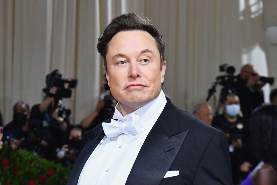 Elon Musk (51) will Twitter doch nicht mehr übernehmen. Dem Onlinedienst gefällt diese Ankündigung gar nicht.