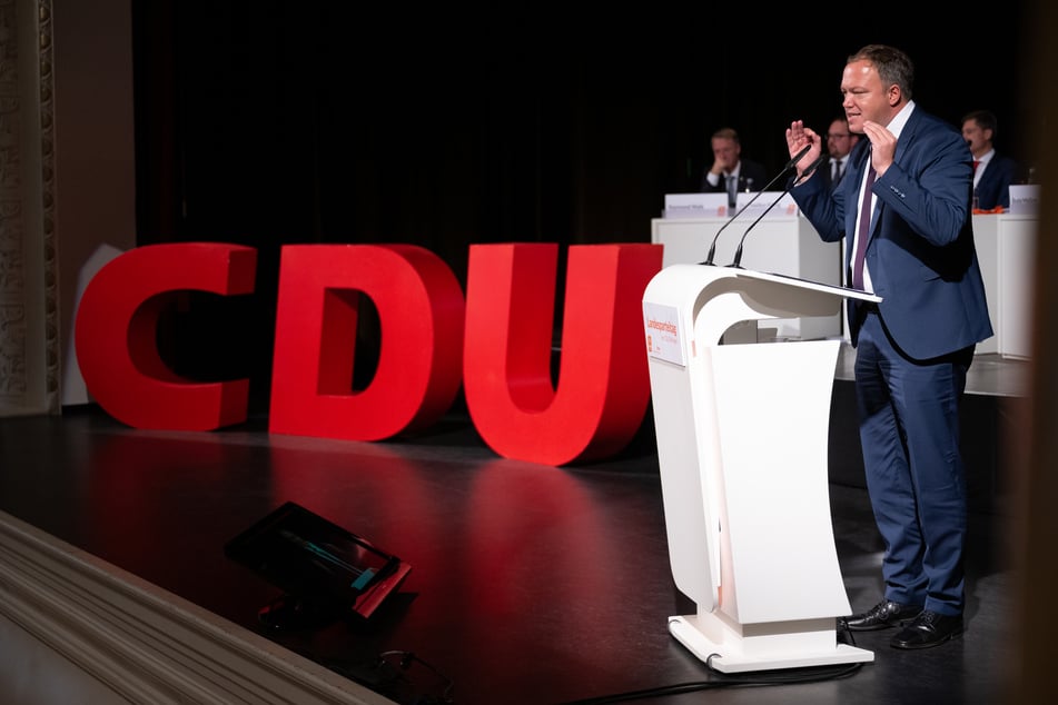 Trotz Ermittlungen gegen ihn: Thüringens CDU-Chef Voigt an Parteispitze gewählt