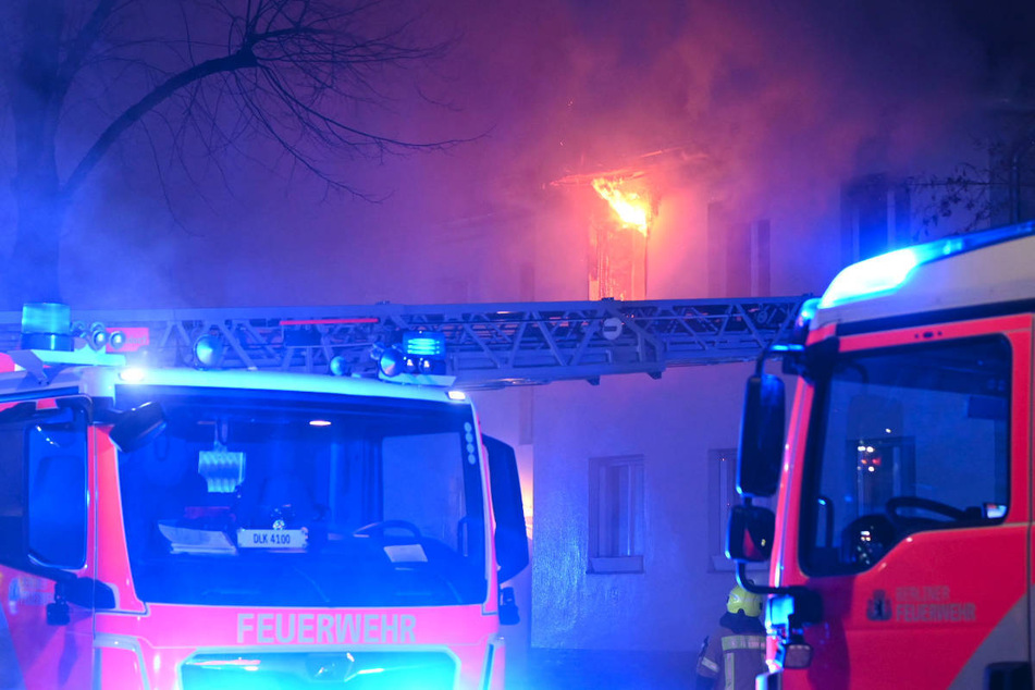 Berlin: Wohnungsbrand in Berliner Nobel-Ortsteil Nikolassee: 83-Jährige verletzt
