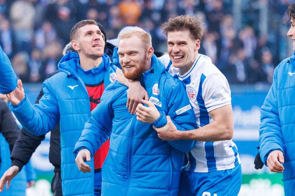Vergangene Saison versuchten Nils Fröling (25) und Alexander Rossipal (29, v.l.) noch, der SGD wehzutun.