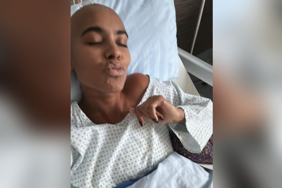 Sharon Battiste (32) meldet sich nach ihrem Eingriff im Krankenhaus.