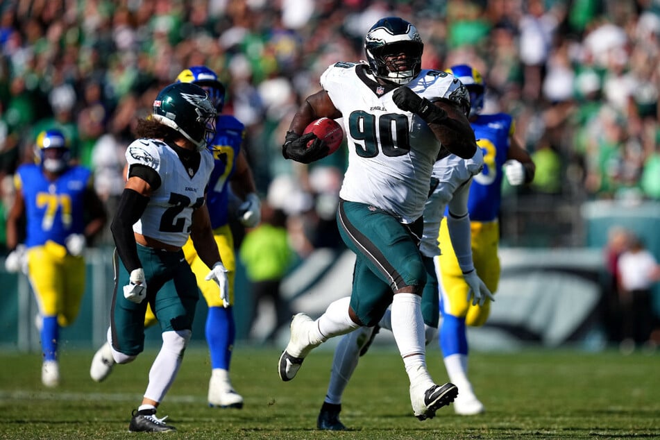 Der Sargnagel gegen die Rams: Jordan Davis trägt einen geblockten Field-Goal-Versuch zu einem Touchdown zurück.