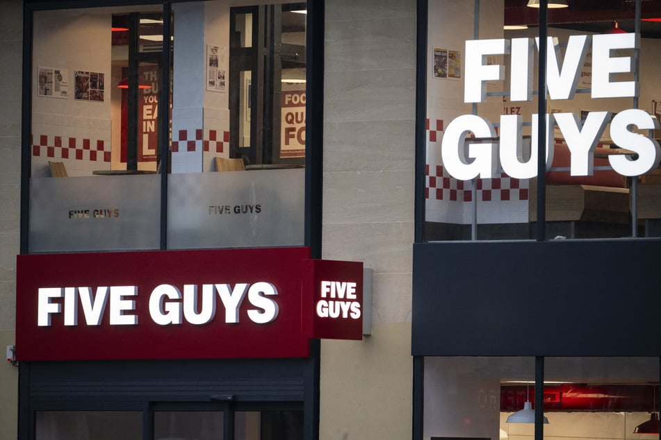 Die Burgerkette "Five Guys" startete eine Rabattaktion, die aus dem Ruder lief. Als Entschädigung wurde den Mitarbeitern ein großer Bonus gezahlt.