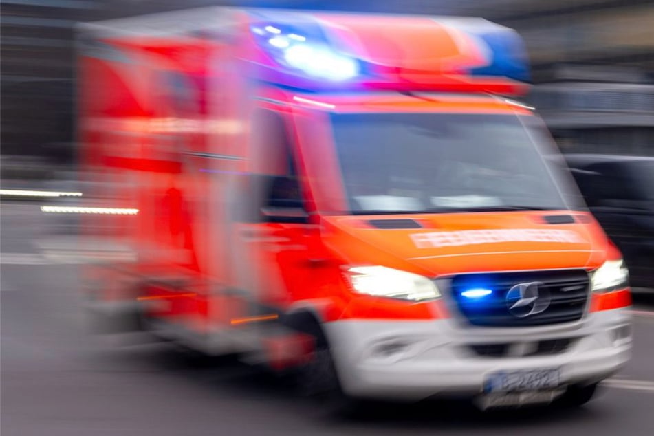 Drama in Baden-Württemberg: Laster erfasst Frau und Kleinkind, beide sterben