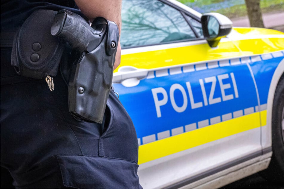 Restaurant-Gast verweilt auf Toilette, kurz darauf bittet er Polizei um Hilfe