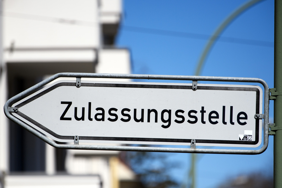Keine Kfz-Zulassungen! Ämter in ganz Bayern kämpfen mit IT-Panne