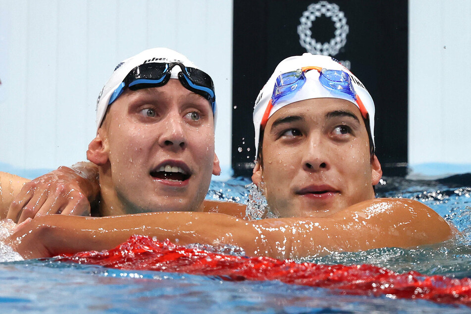 American teammates Chase Kalisz (l.) and Jay Litherland (r.) finished 1-2 in the men's 400-meter final on Sunday