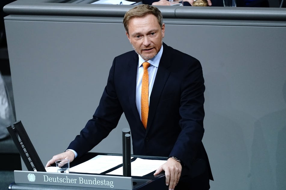 Der FDP-Parteivorsitzende Christian Lindner kritisiert die neuen Corona-Pläne der Bundesregierung.