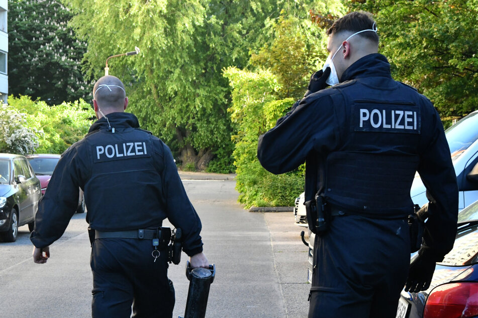 Drogen-Razzia nach Darknet-Ermittlungen: Zöllner werden im Keller fündig