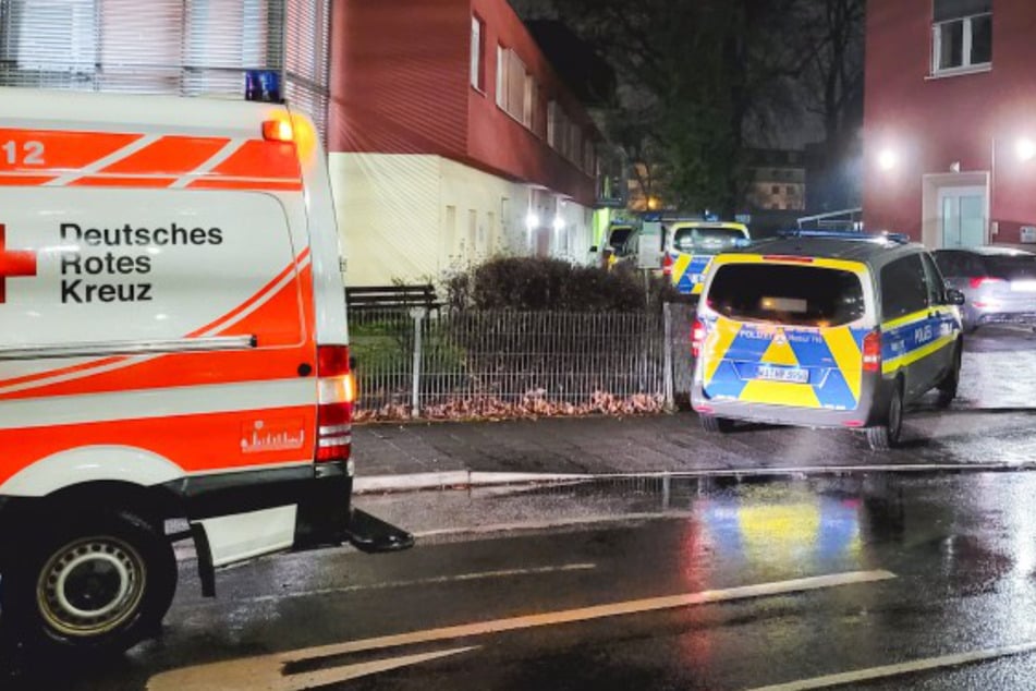 Neben der Polizei rückte wenig später auch das Spezialeinsatzkommando am Offenbacher Sana Klinikum an.