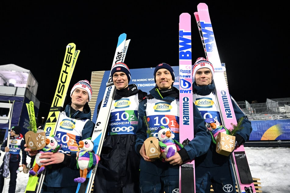 Mit dem Herren-Team gewannen Norwegens Skispringer Bronze, im Mixed und bei den Frauen gab es sogar Gold. Jetzt werden alle Anzüge nachträglich geprüft.