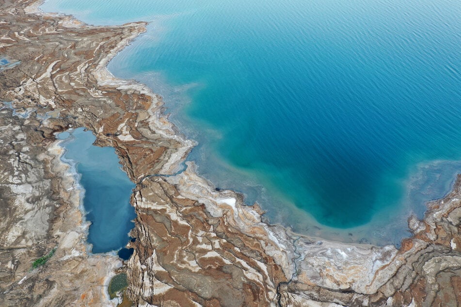 Das Tote Meer verliert jährlich etwa einen Meter an Wasser.