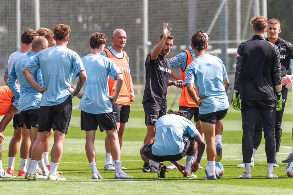Hertha BSC kann nicht mit voller Kapelle ins Trainingslager nach Österreich reisen.
