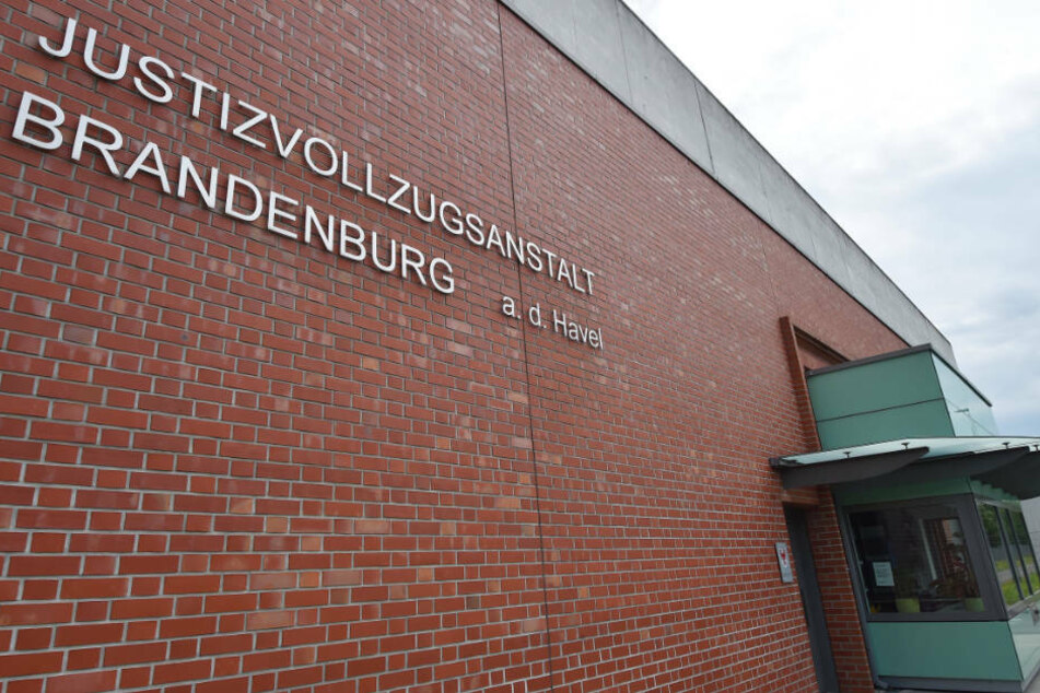 In der JVA Brandenburg/Havel wurde am Montagmorgen ein 64-jähriger Mörder leblos in seiner Zelle aufgefunden. (Archivfoto)