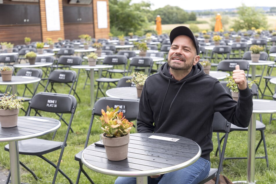 Christian Kühn (42) fährt mit seiner Mama Boot.