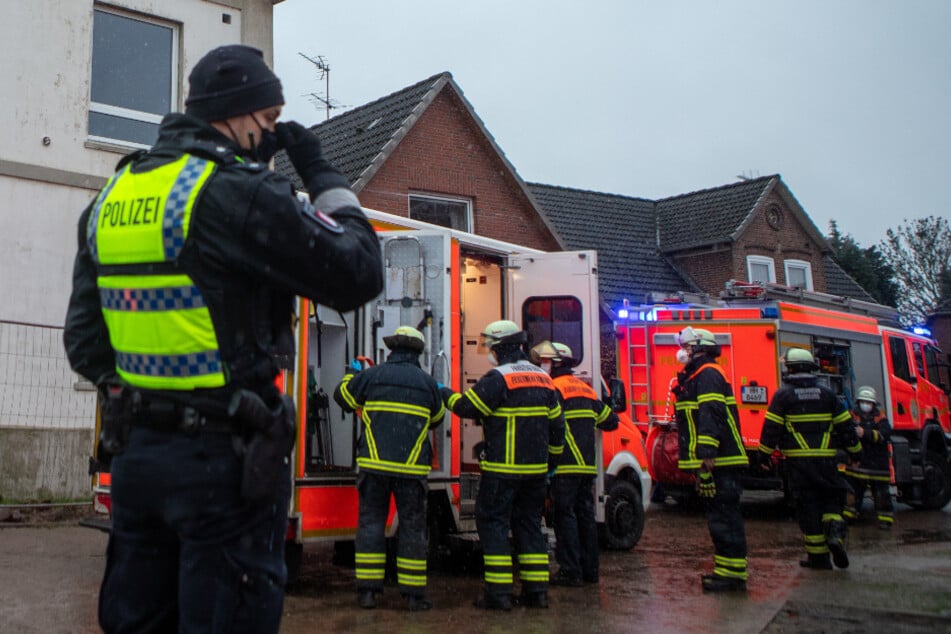 Sturz vom Dach! Arbeiter schwebt in Lebensgefahr