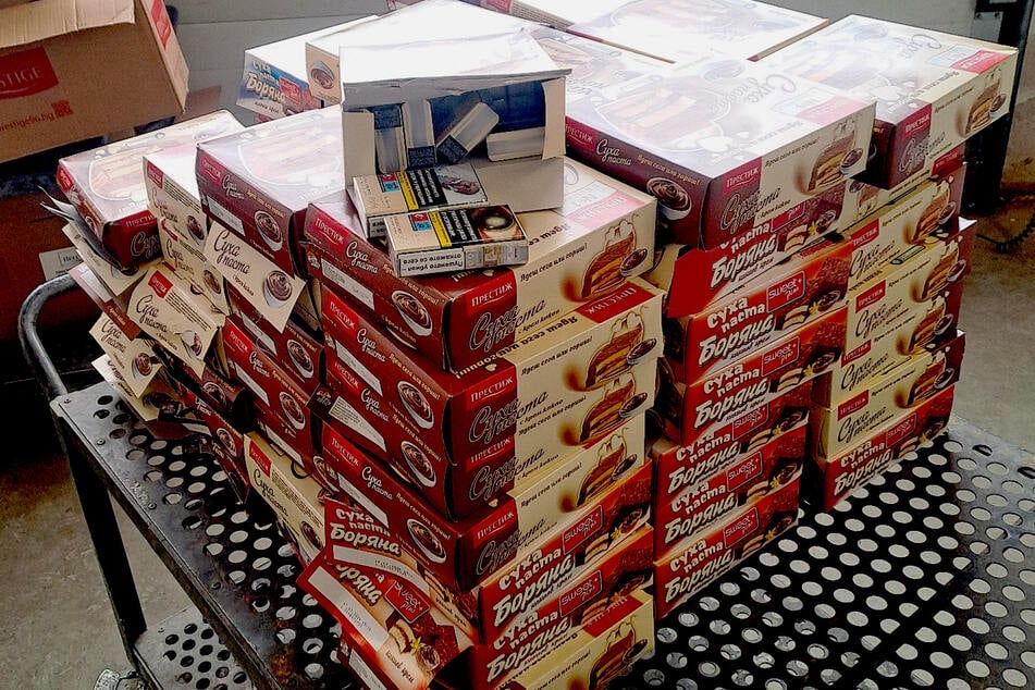 Cigarrillos en vez de galletas: hombre da una razón curiosa para el contrabando