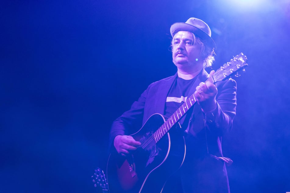 Peter Doherty (46), Sänger der Band "The Libertines", steht am Samstag solo auf der Bühne im Täubchenthal.