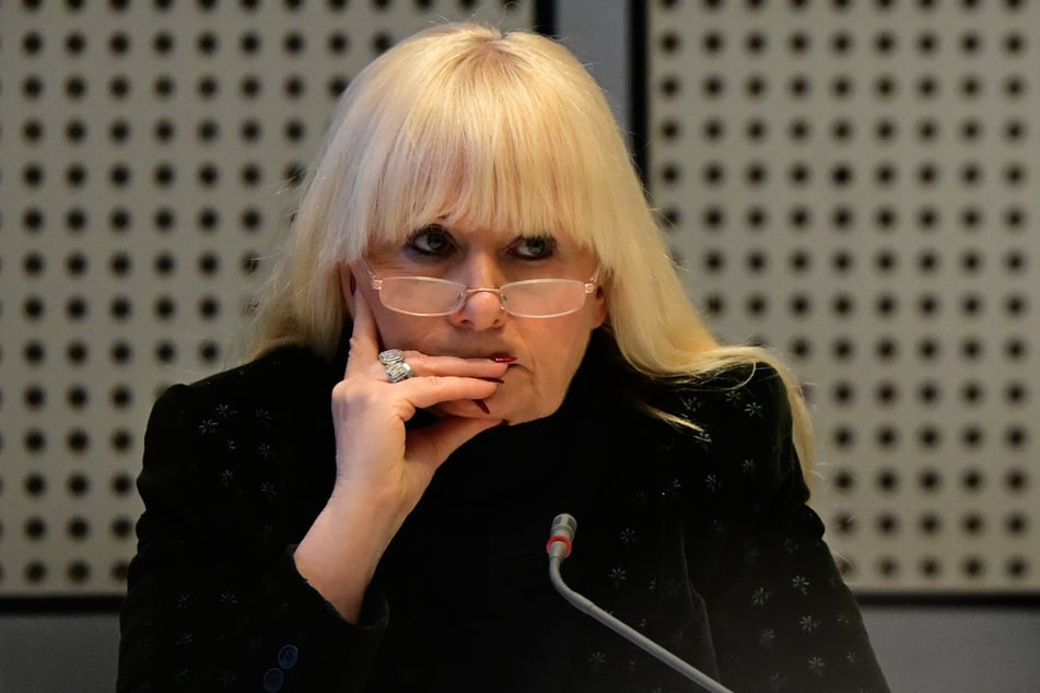 Innensenatorin Iris Spranger (64, SPD) steht bei den Hertha-Anhängern in der Kritik.