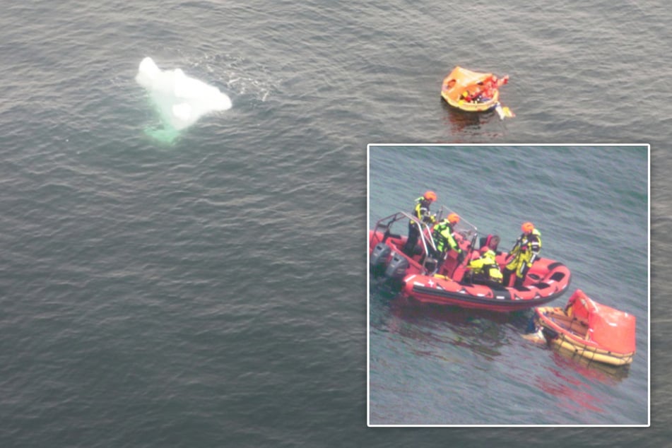 Die Piloten konnten sich auf eine Rettungsinsel flüchten und wenig später gerettet werden.