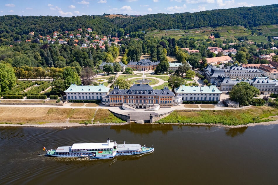 Blick auf Schloss Pillnitz.