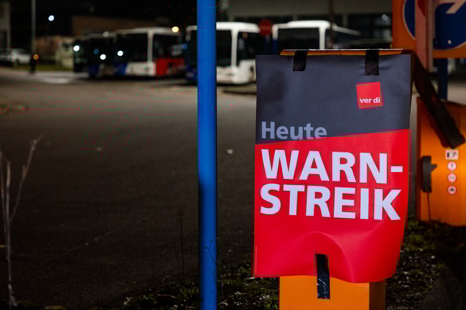 Auch am heutigen Samstag sollen Beschäftigte im Nahverkehr ihre Arbeit niederlegen.