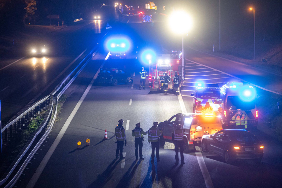 Auto kracht in Leitplanke: 51-Jähriger lebensgefährlich verletzt