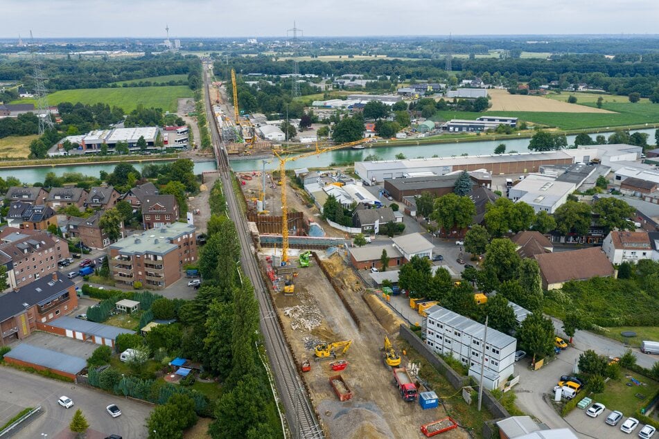 Pendler können aufatmen: Wichtige Bahnstrecke in NRW nach 80 Wochen endlich wieder frei