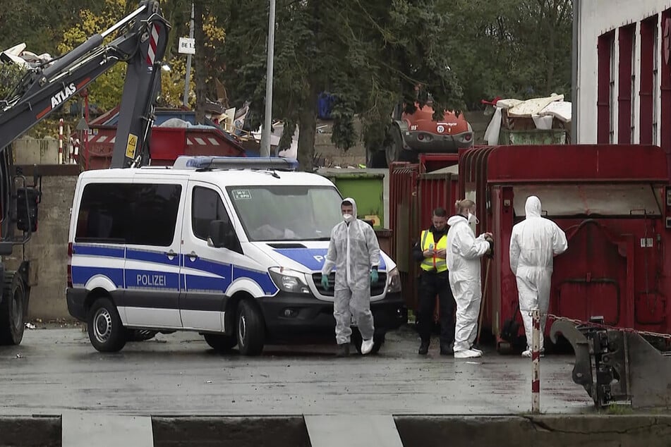 Nach Tod von Fabian (†8): Ermittler durchsuchen Mülldeponie