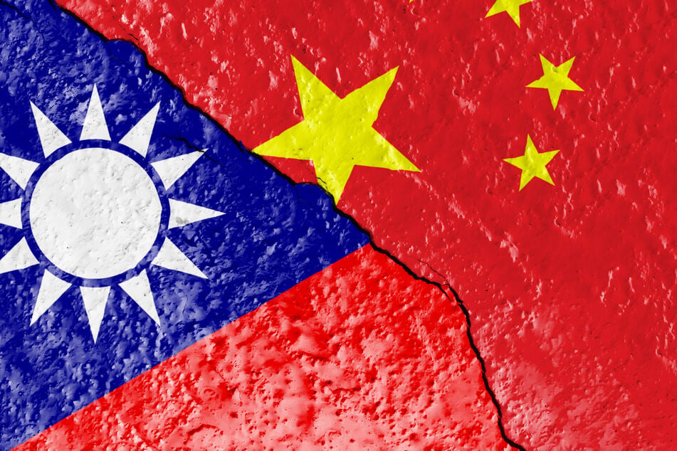 China threatens to crush Taiwanese independence in furious reaction to president's tour